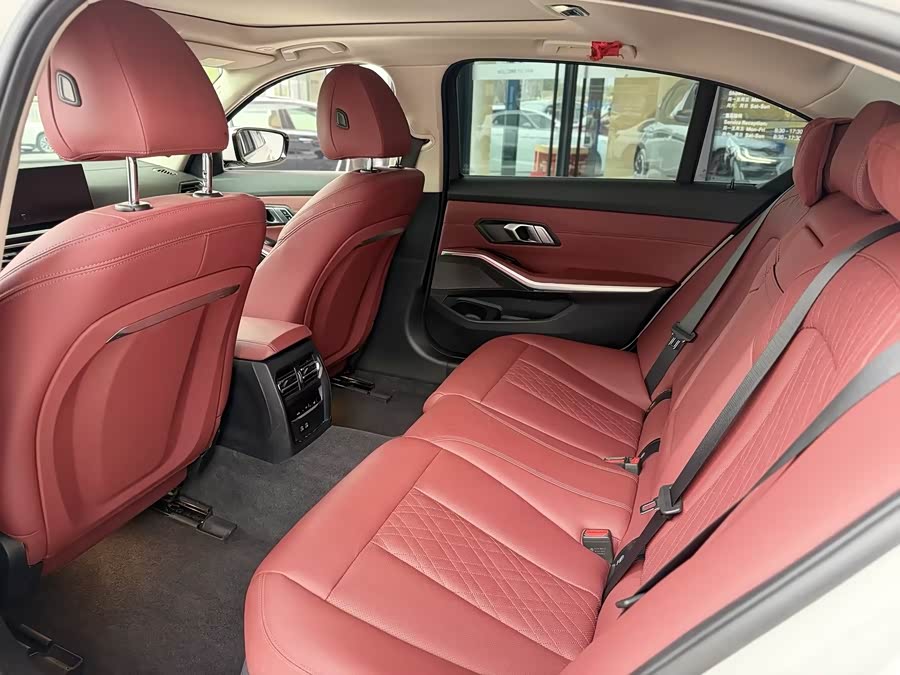 BMW i3 2024 car image #10