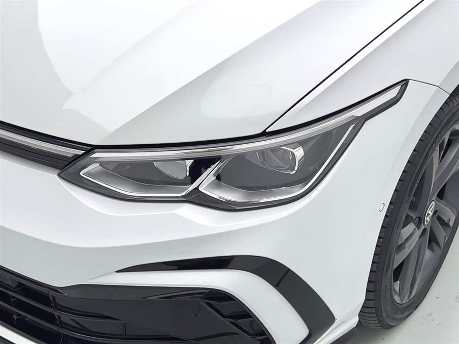 Volkswagen Golf 2021 car image #10