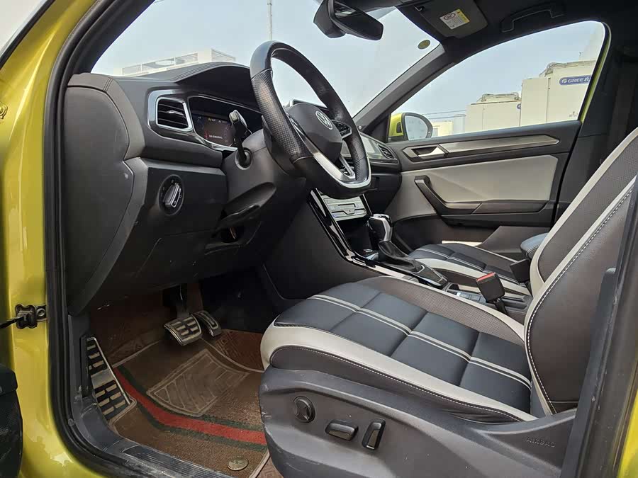 Volkswagen T-Roc 2023 #10 Volkswagen T-Roc 2023 car image #10
