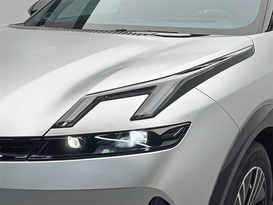 Lynk & Co 08 EM-P 2024 car image #10