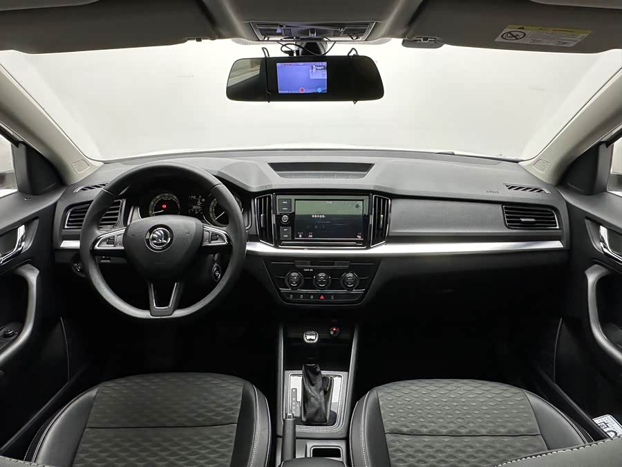 Skoda Kamiq 2018 #10 Skoda Kamiq 2018 car image #10