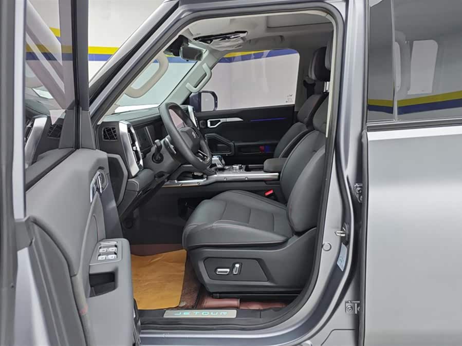 Jetour Traveller 2023 car image #10