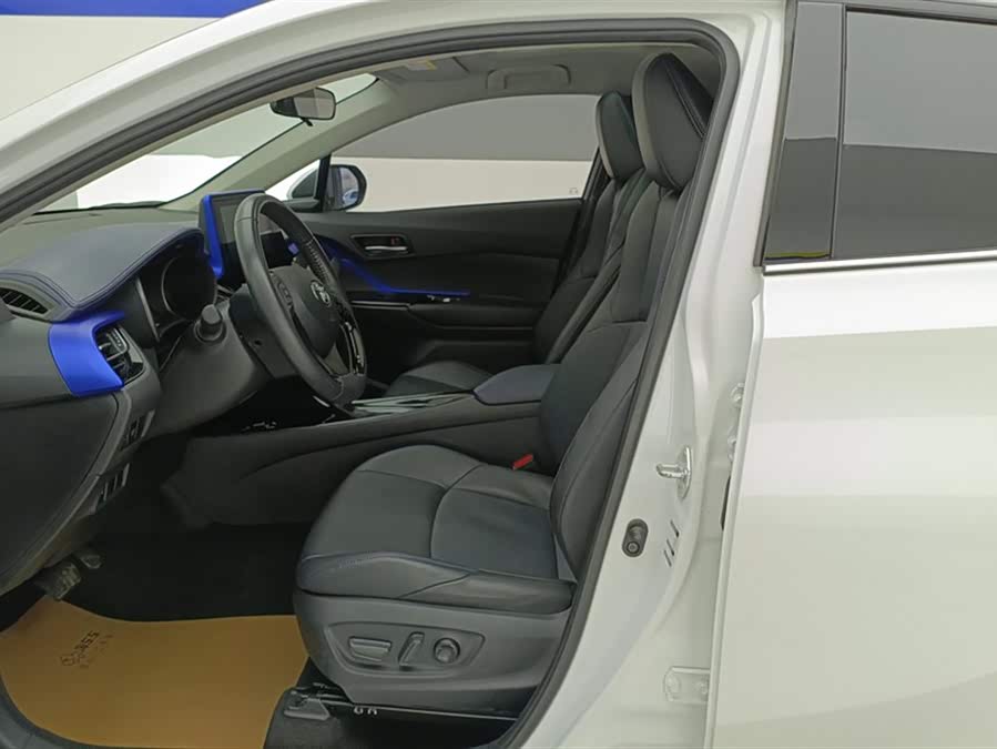 Toyota C-HR 2022 car image #10