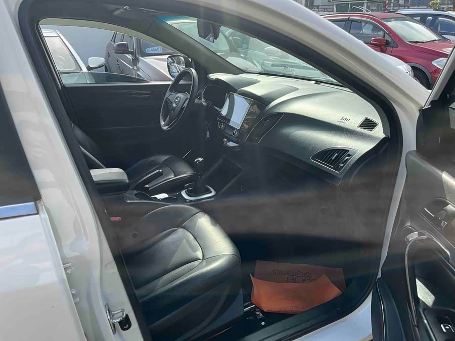 JAC 2017 #10 JAC 2017 car image #10