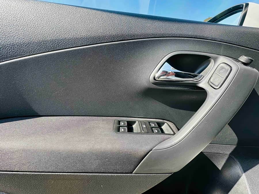 Volkswagen Polo 2018 immagine di auto #10