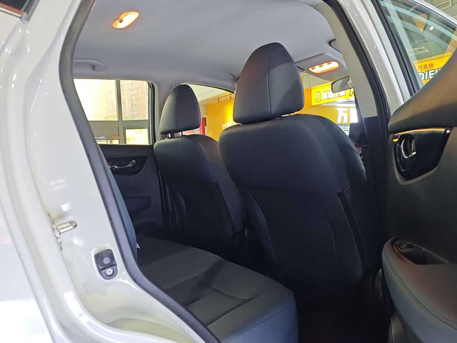 Nissan Qashqai 2025 car image #10