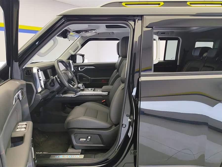Jetour Traveller 2023 car image #10