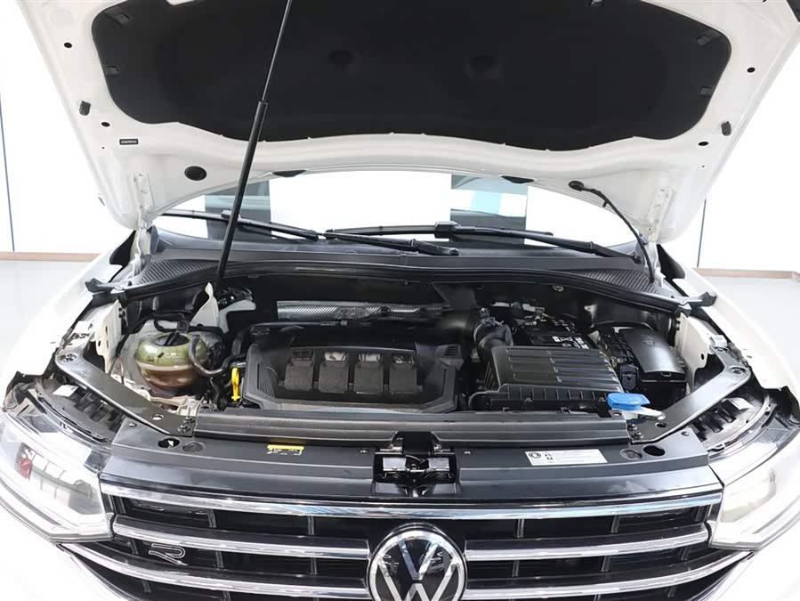 Volkswagen Tiguan L 2021 car image #10