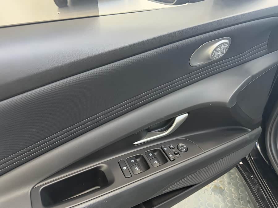 Hyundai Elantra 2023 #10 Hyundai Elantra 2023 car image #10