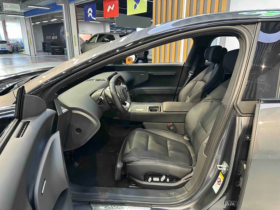 Avatr 12 2024 car image #10