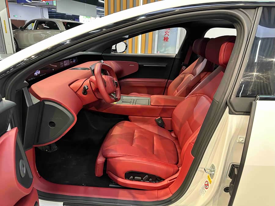 Avatr 12 2025 car image #10