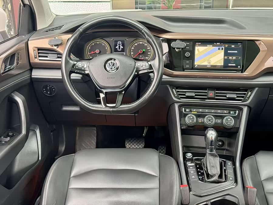 Volkswagen Tharu 2019 car image #10
