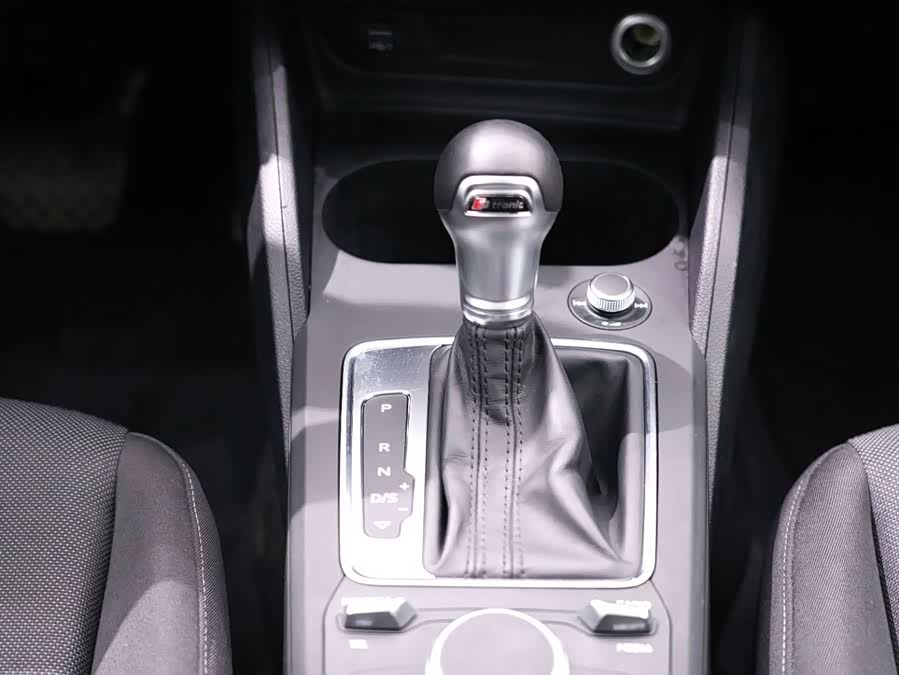 Audi Q2L 2020 imagem de carro #10