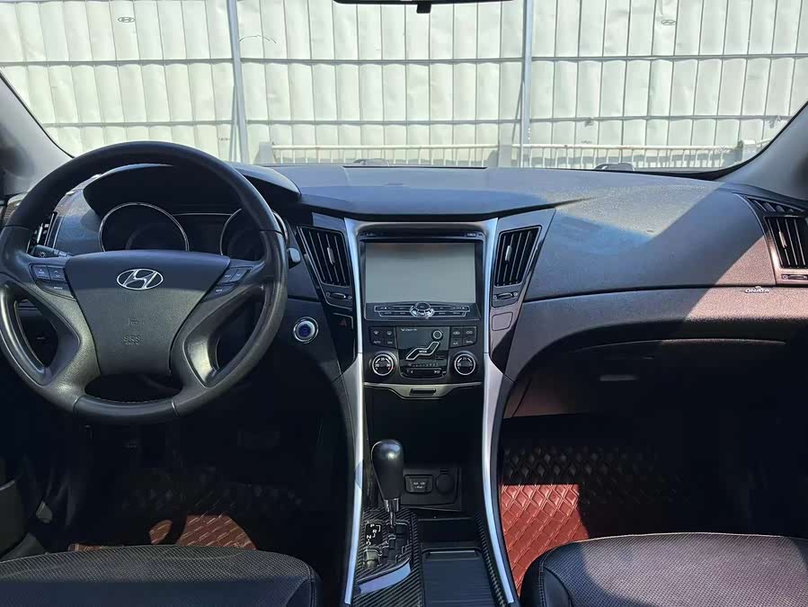 Hyundai Sonata 2012 изображение автомобиля #10