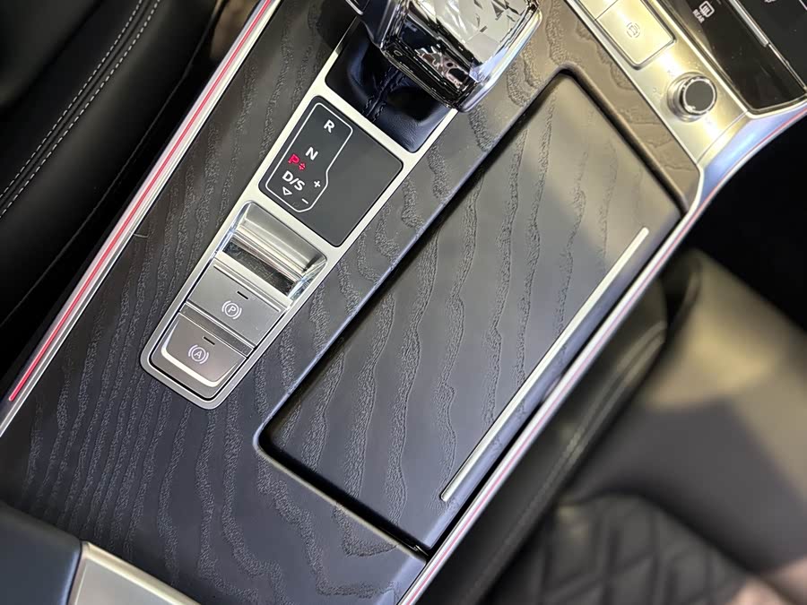 Audi A6L 2025 car image #10