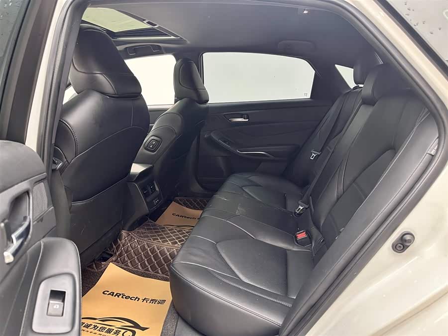 Toyota Avalon 2023 car image #10