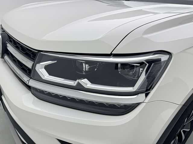 Volkswagen Tharu 2022 immagine di auto #10