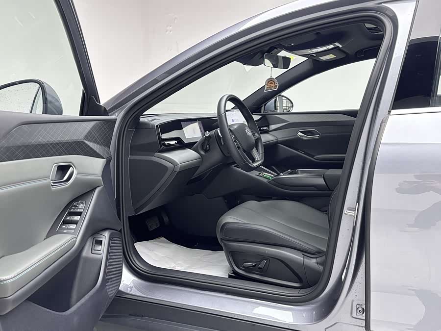 BYD Qin L 2025 car image #10