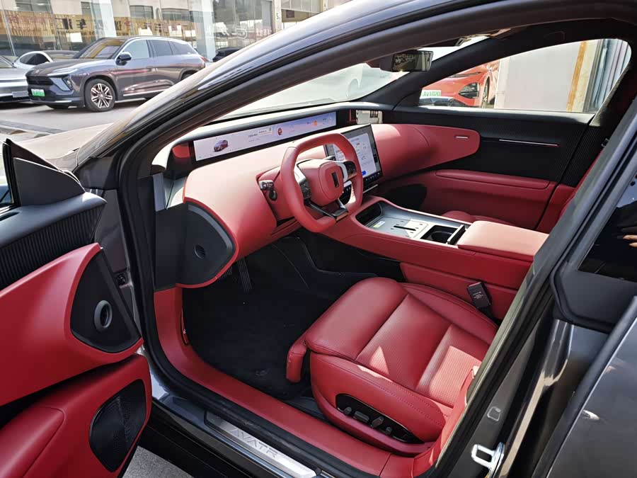 Avatr 12 2026 car image #10