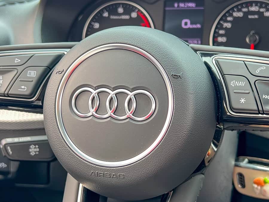 Audi Q2L 2021 #10 Audi Q2L 2021 car image #10
