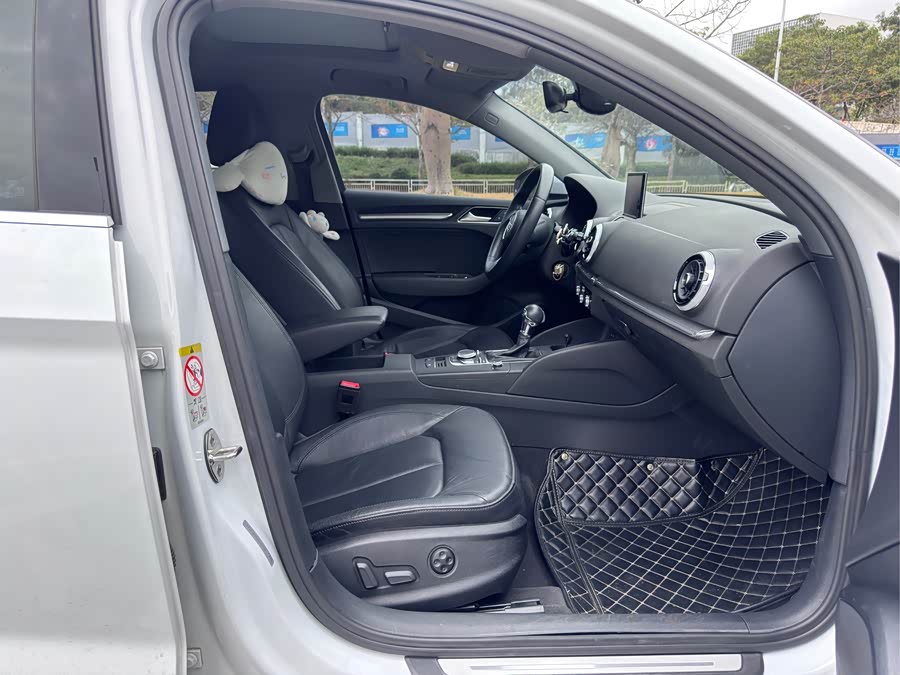 Audi A3 2019 car image #10