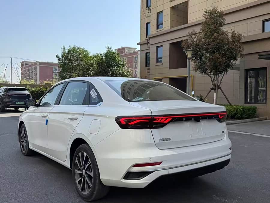 GEELY Emgrand 2021 car image #10