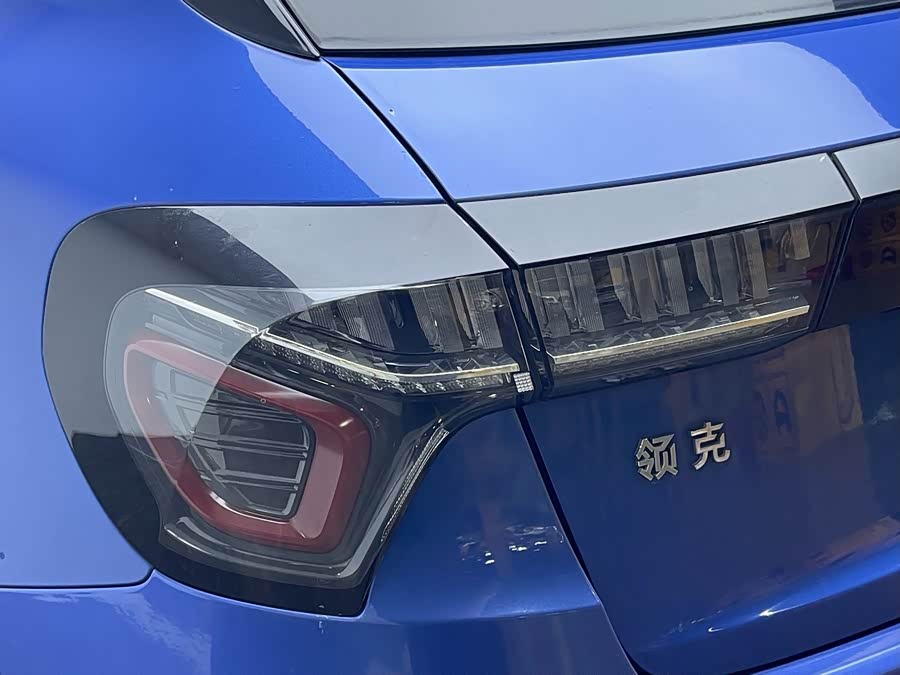 Lynk & Co 02 2018 #10 Lynk & Co 02 2018 car image #10