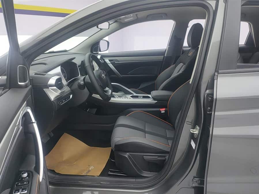 GEELY Coolray 2025 car image #10