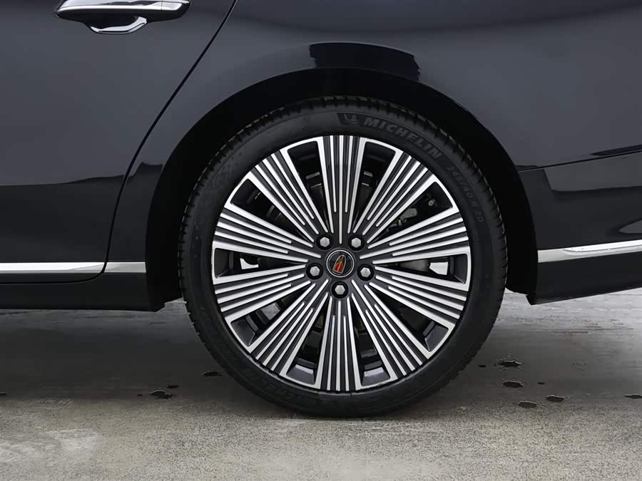 HongQi H9 2025 car image #10