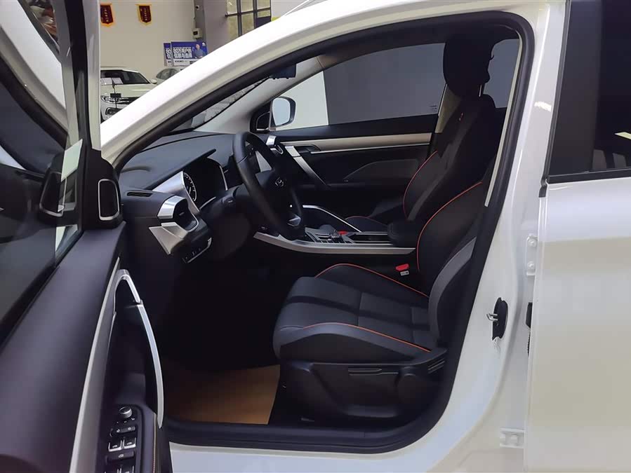 GEELY Coolray 2024 car image #10