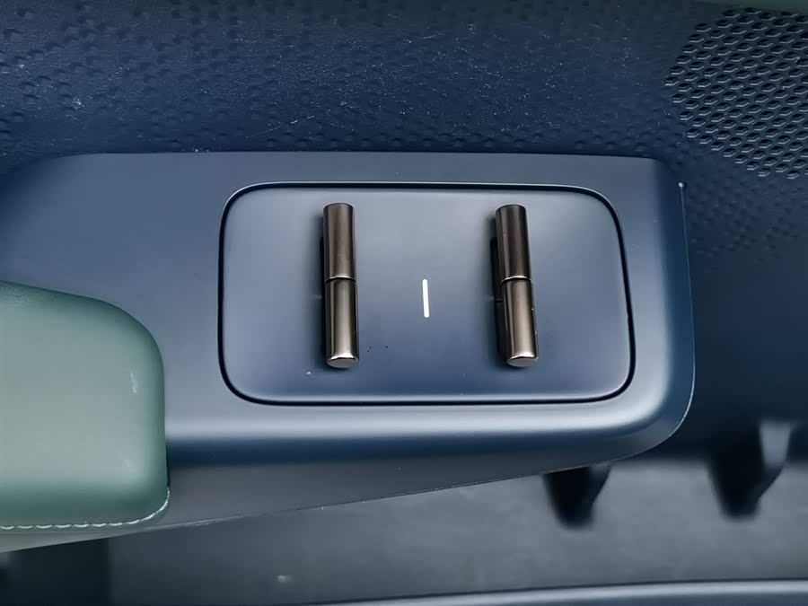 极氪 极氪X 2023 汽车图片 #10