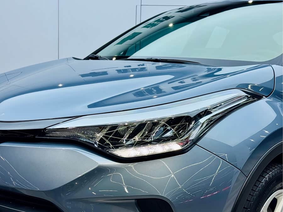 Toyota C-HR 2021 car image #10