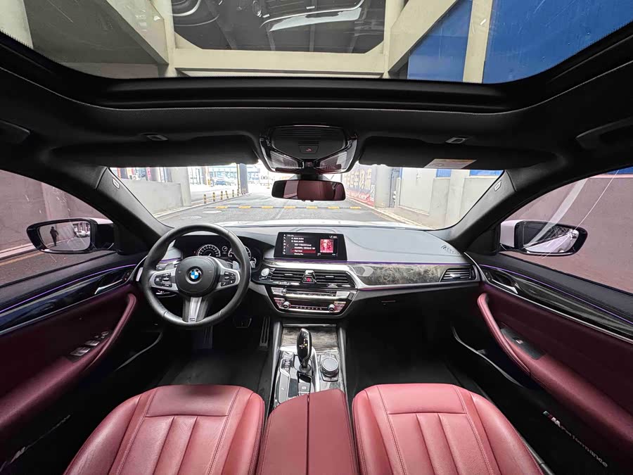 BMW 5 Series 2018 imagem de carro #10