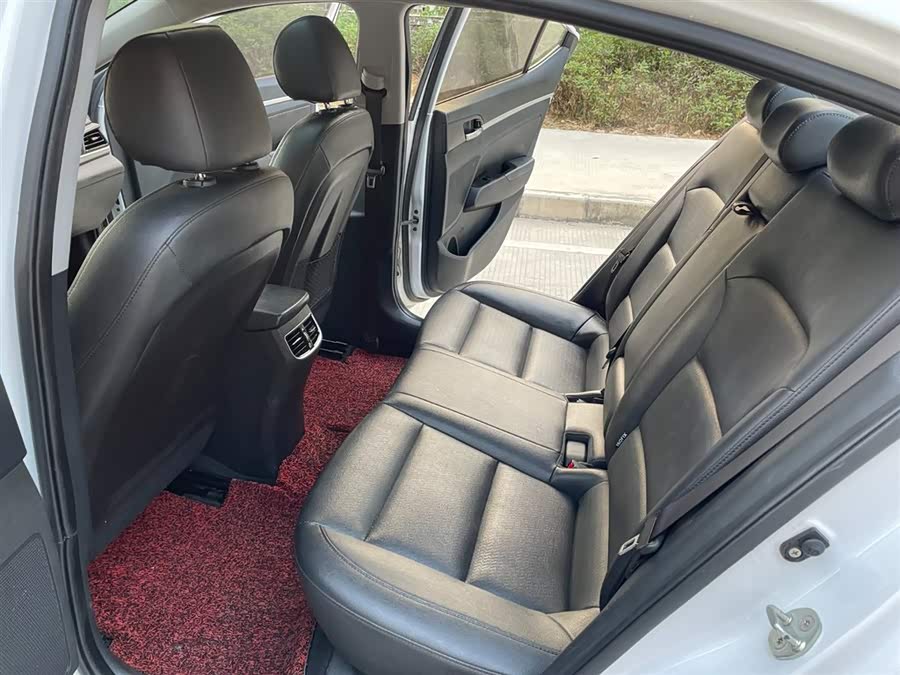 Hyundai Elantra AD 2020 immagine di auto #10