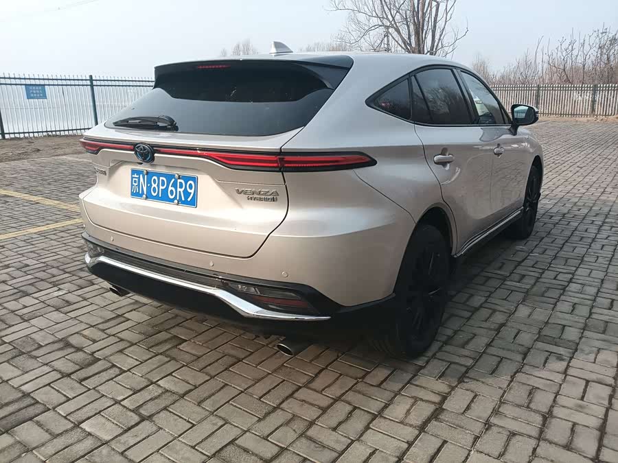 Toyota Venza 2023 car image #10