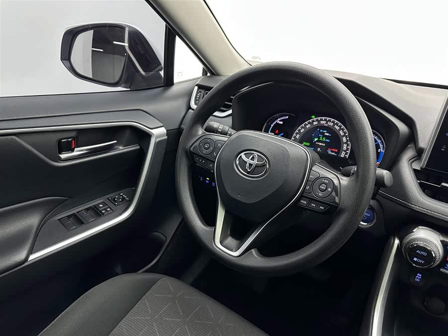 Toyota RAV4 2023 car image #10