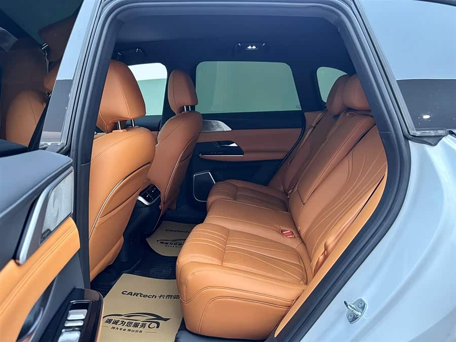 Xpeng G9 2024 car image #10