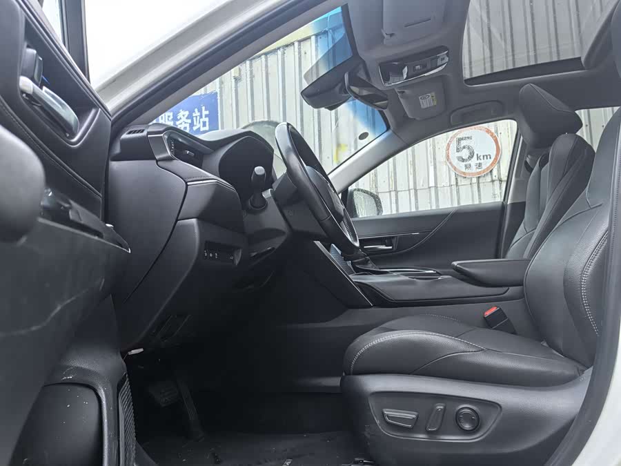 Toyota Venza 2023 car image #10