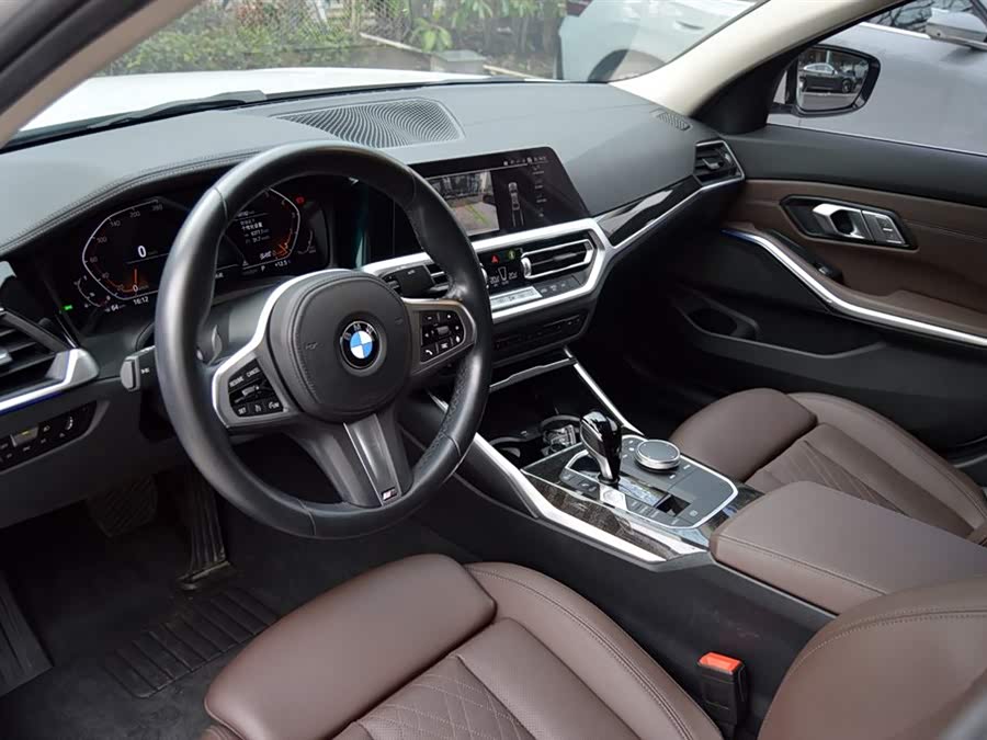 BMW 3 Series 2022 car image #10