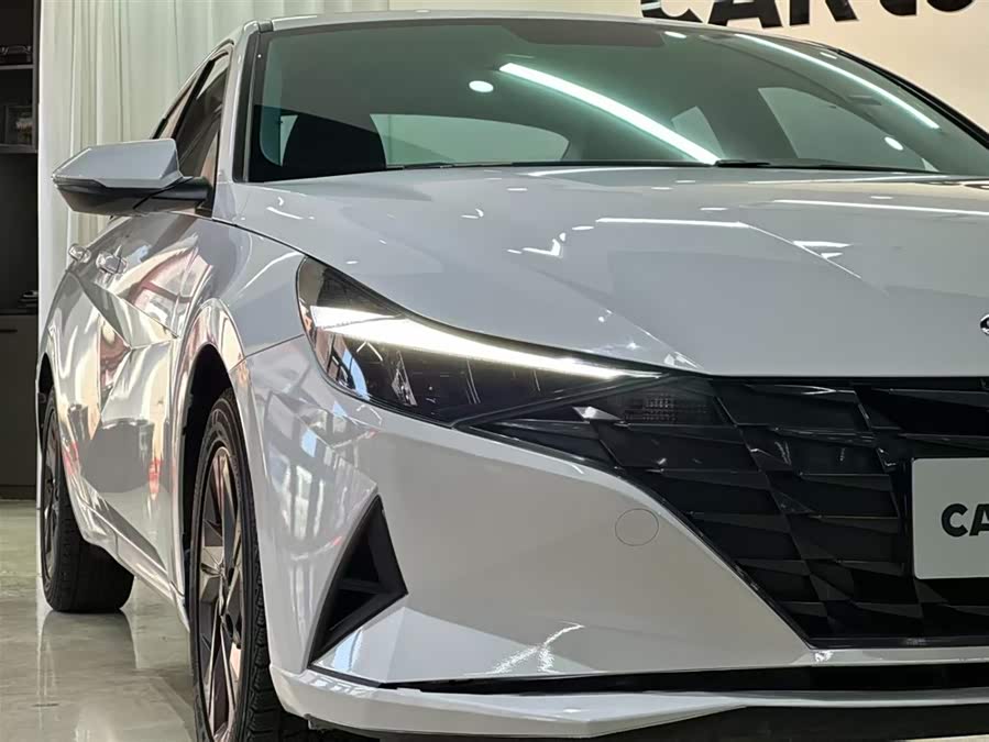 Hyundai Elantra 2021 immagine di auto #10