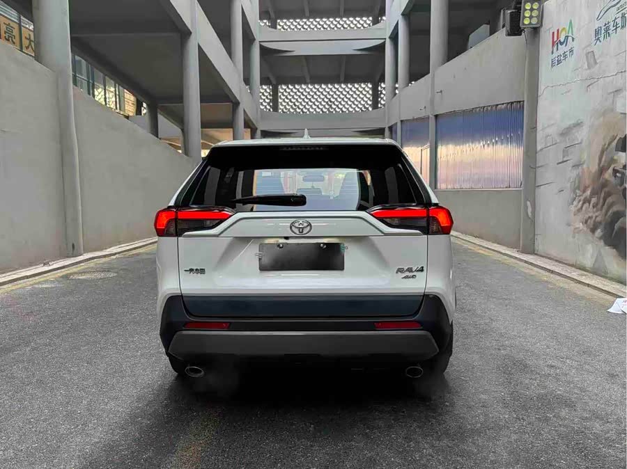 Toyota RAV4 2020 car image #10