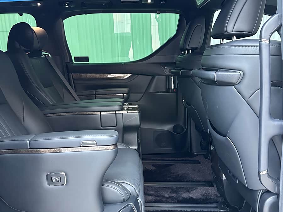 Toyota Alphard 2021 immagine di auto #10