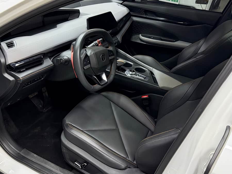 Changan UNI-V 2023 صورة سيارة #10