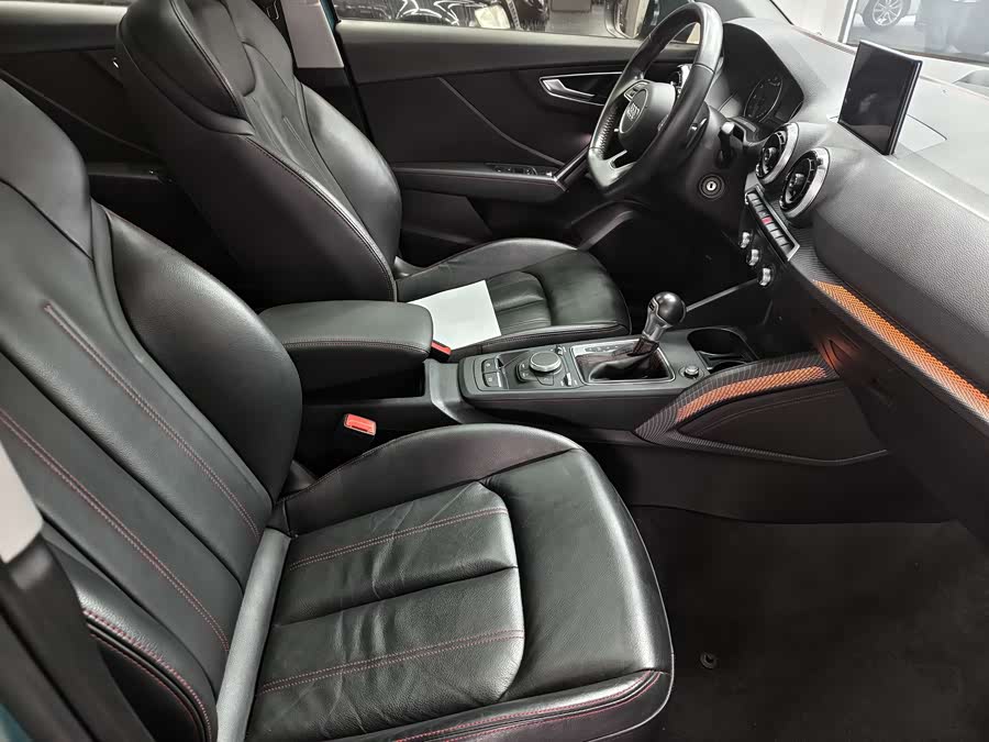 Audi Q2L 2022 imagen de coche #10