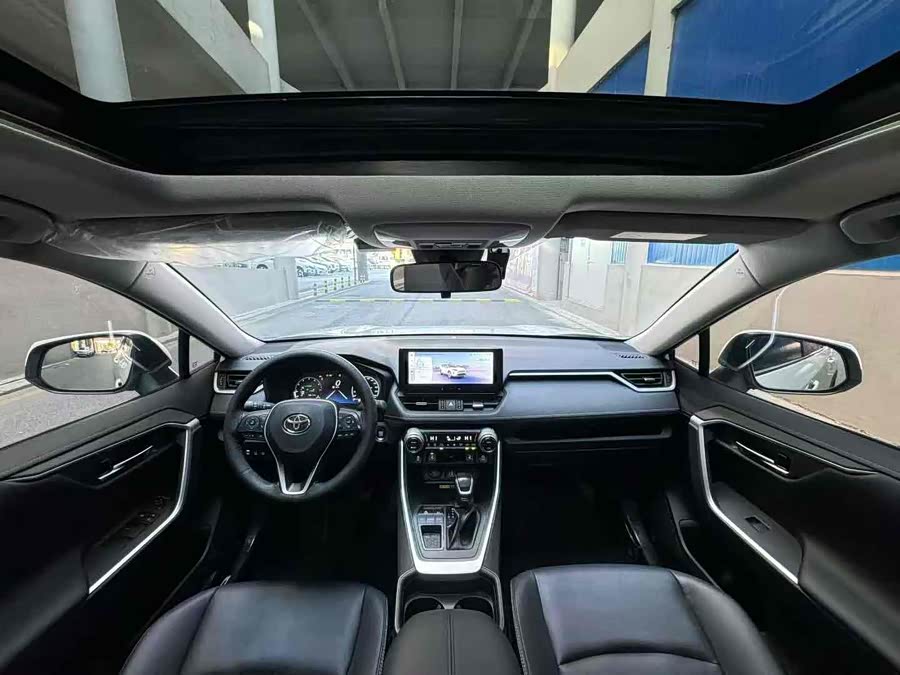 Toyota RAV4 2023 car image #10