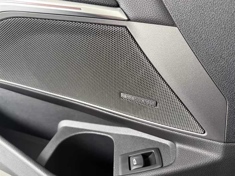BMW 3 Series car image #10