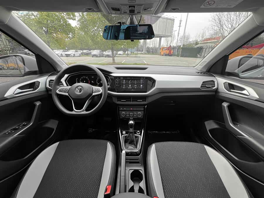 Volkswagen Tacqua 2022 car image #10