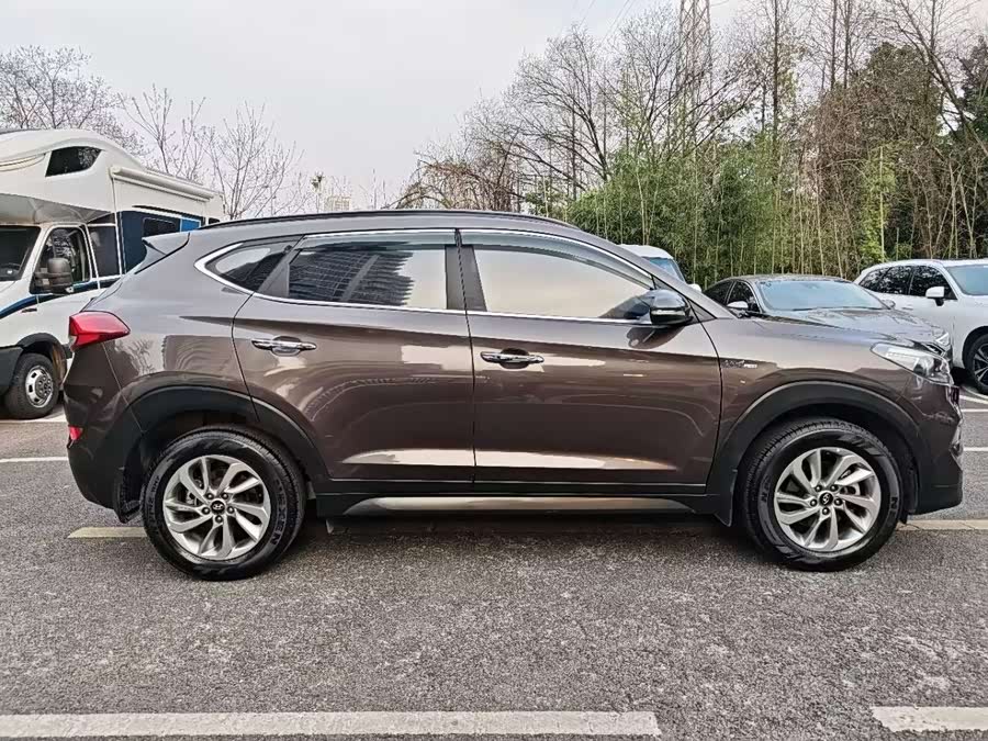 Hyundai Tucson 2015 car image #10