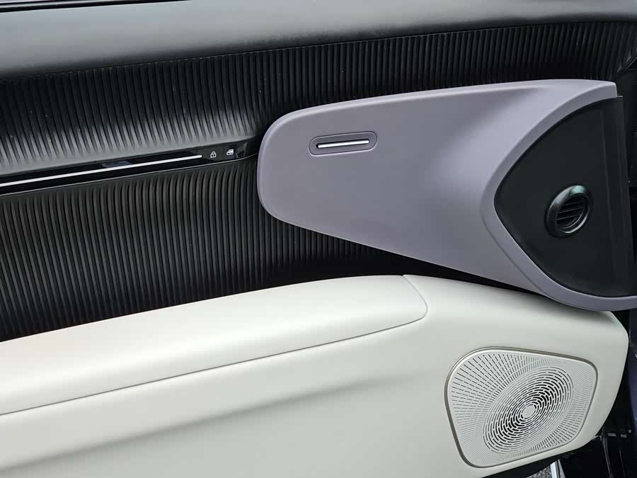 Avatr 12 2023 imagem de carro #10