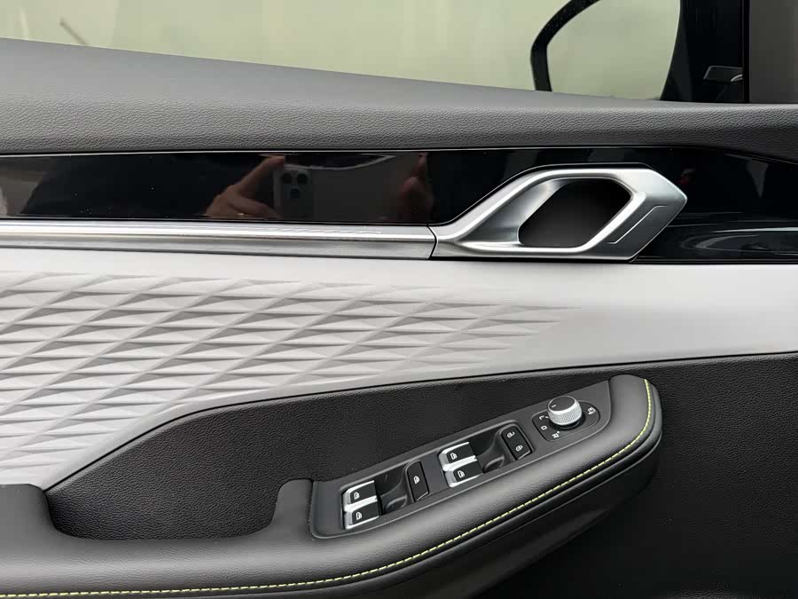 GEELY Coolray 2022 car image #10